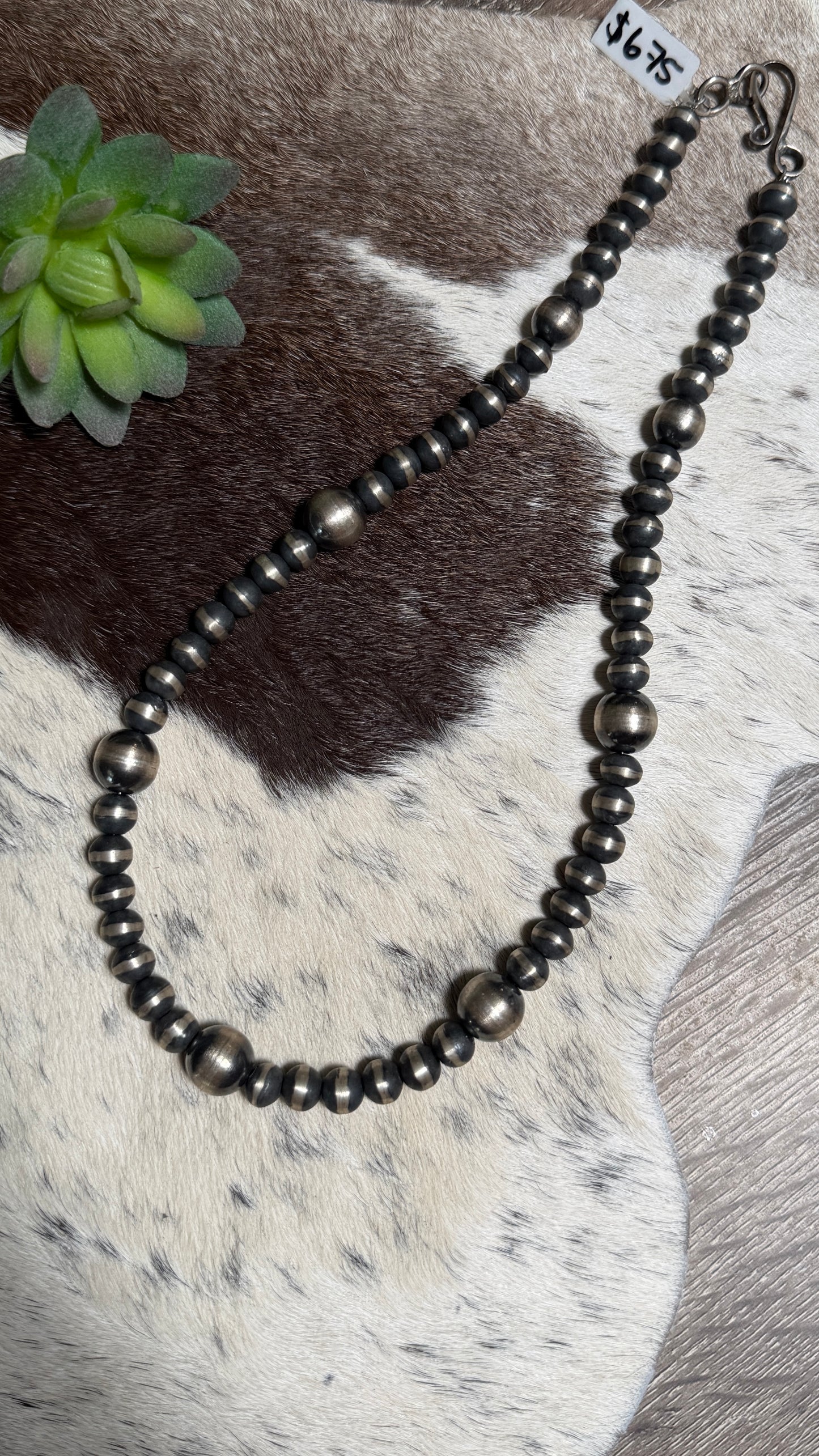 Chimney Butte 20.5" pearls