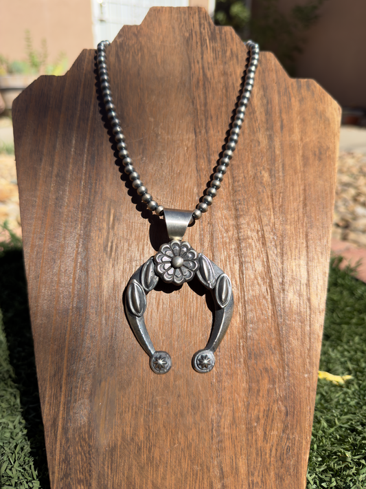Chimney Butte Naja pendant