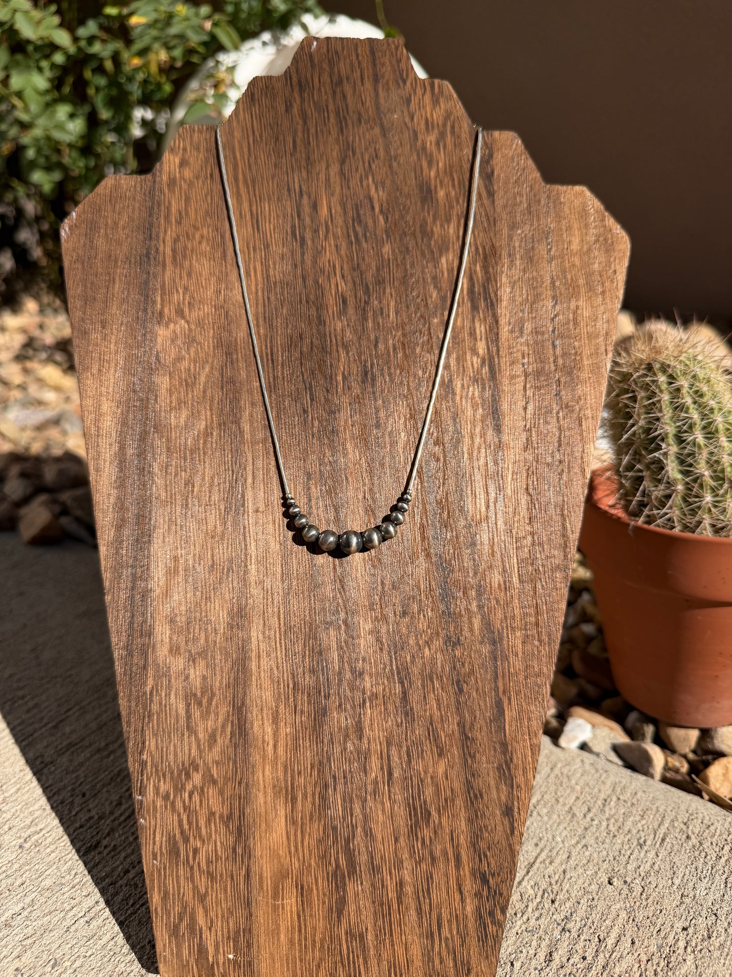 Liquid silver & graduated pearls