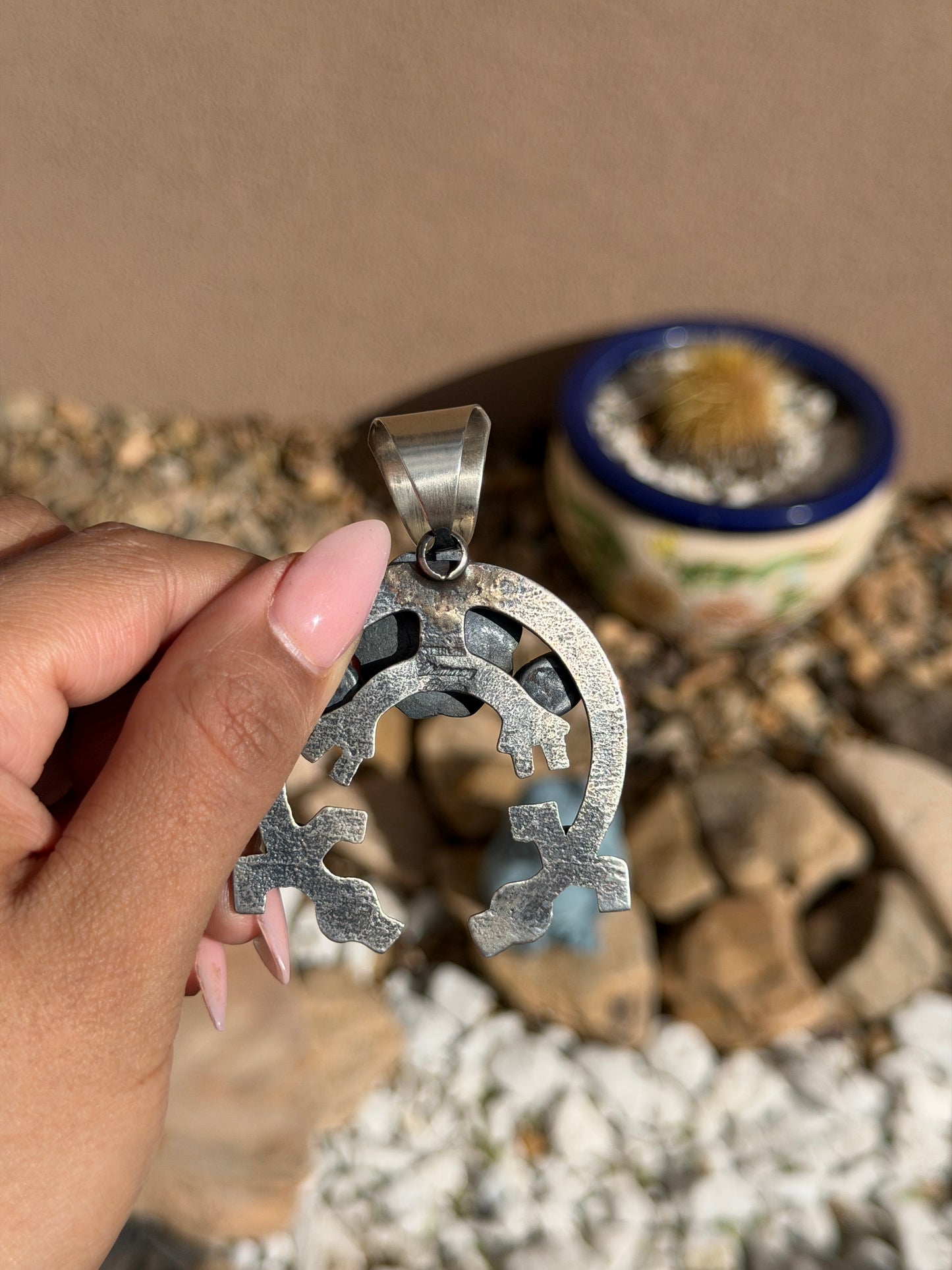 Chimney Butte Pink Conch naja pendant