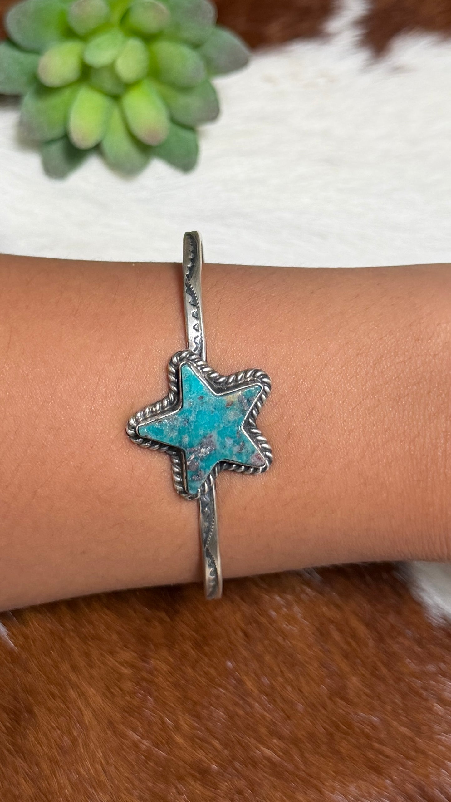 Donovan Skeet Turquoise star cuff