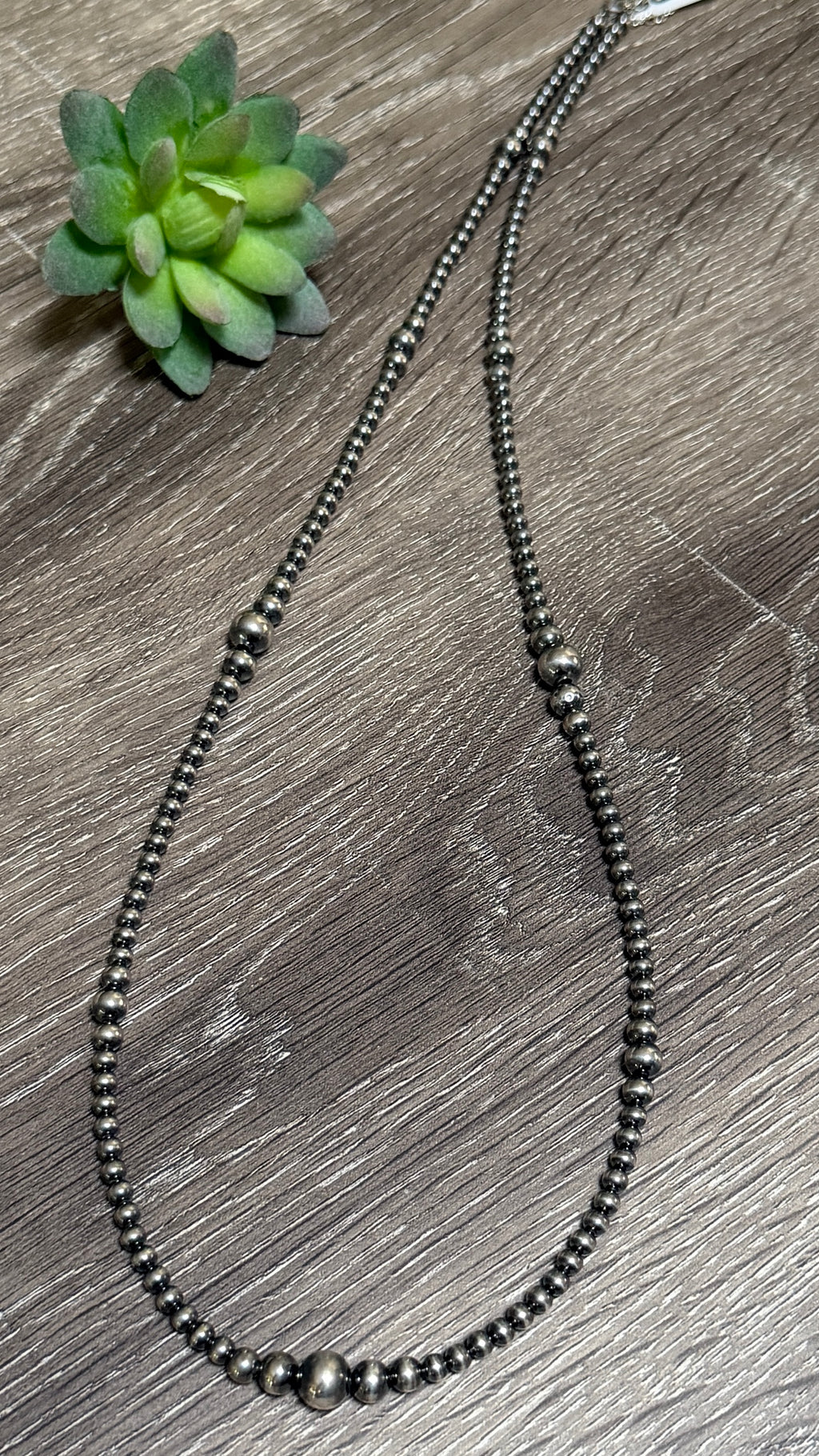 Graduated Pearl necklace 28"