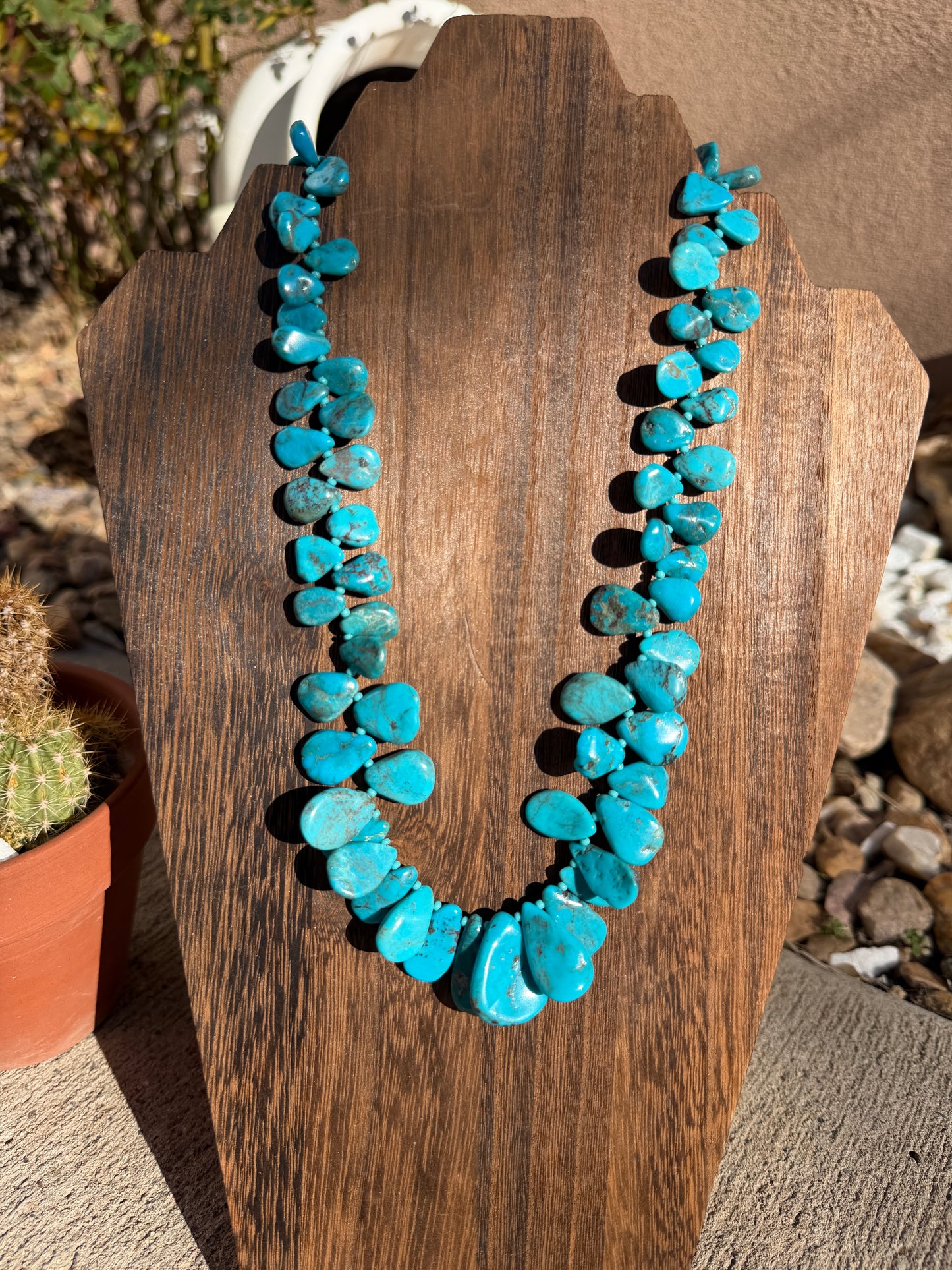 Turquoise flared necklace 20"