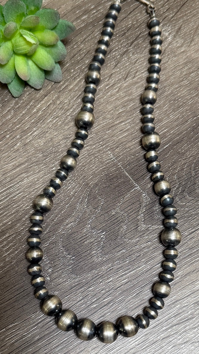 Chimney Butte pearl necklace 21.5"