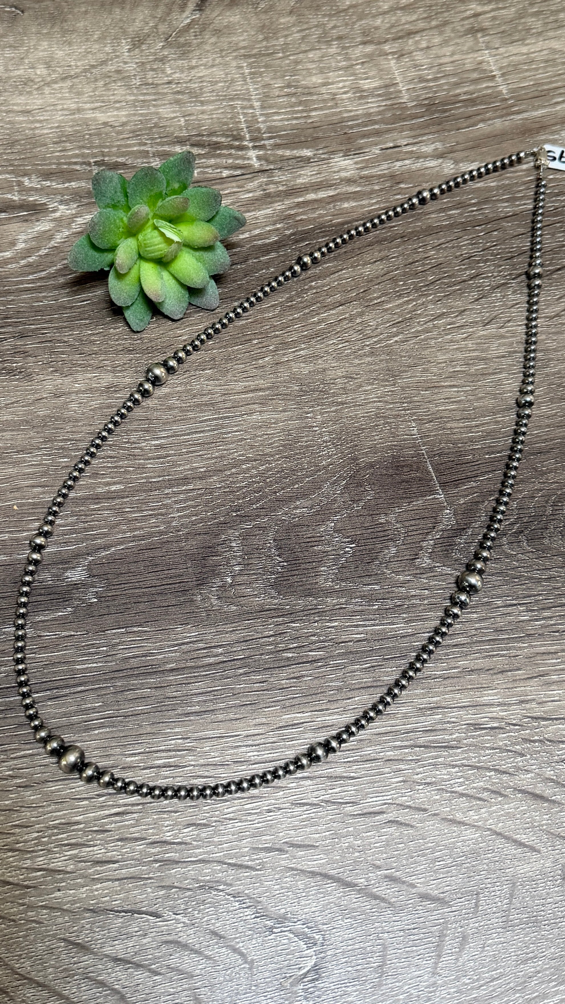 Graduated Pearl necklace 28"