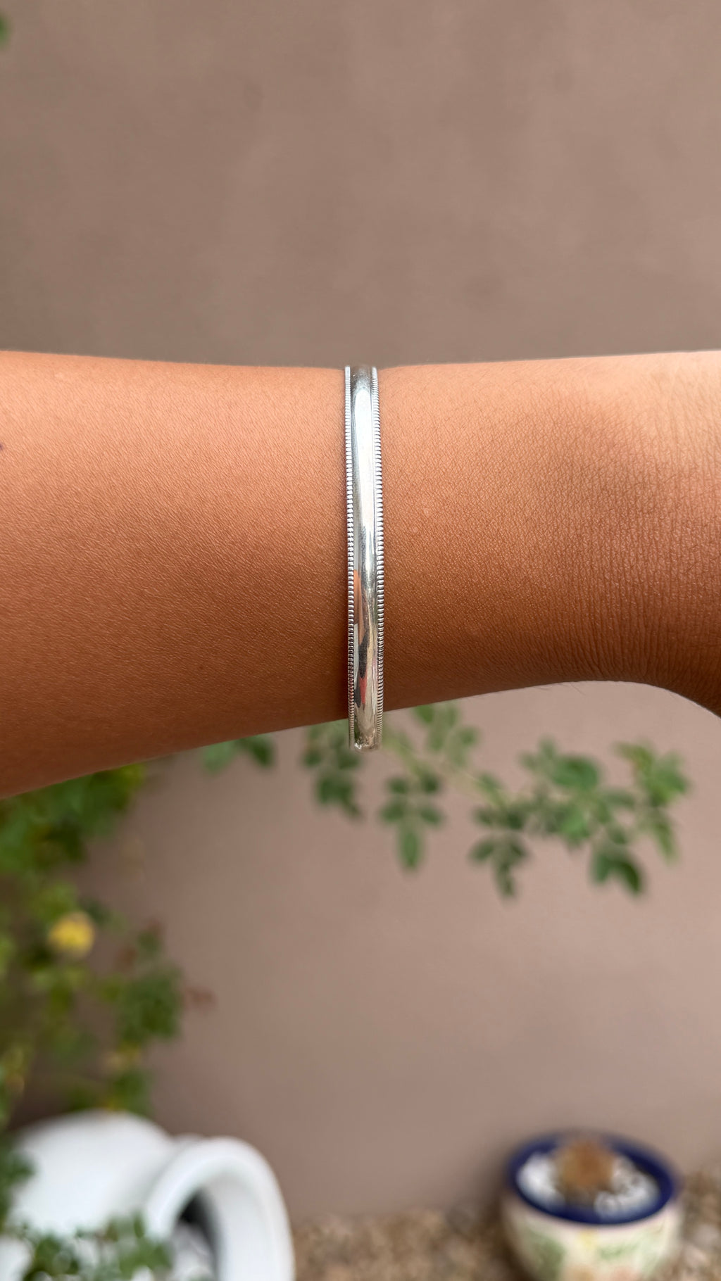 Tahe Silver bangle