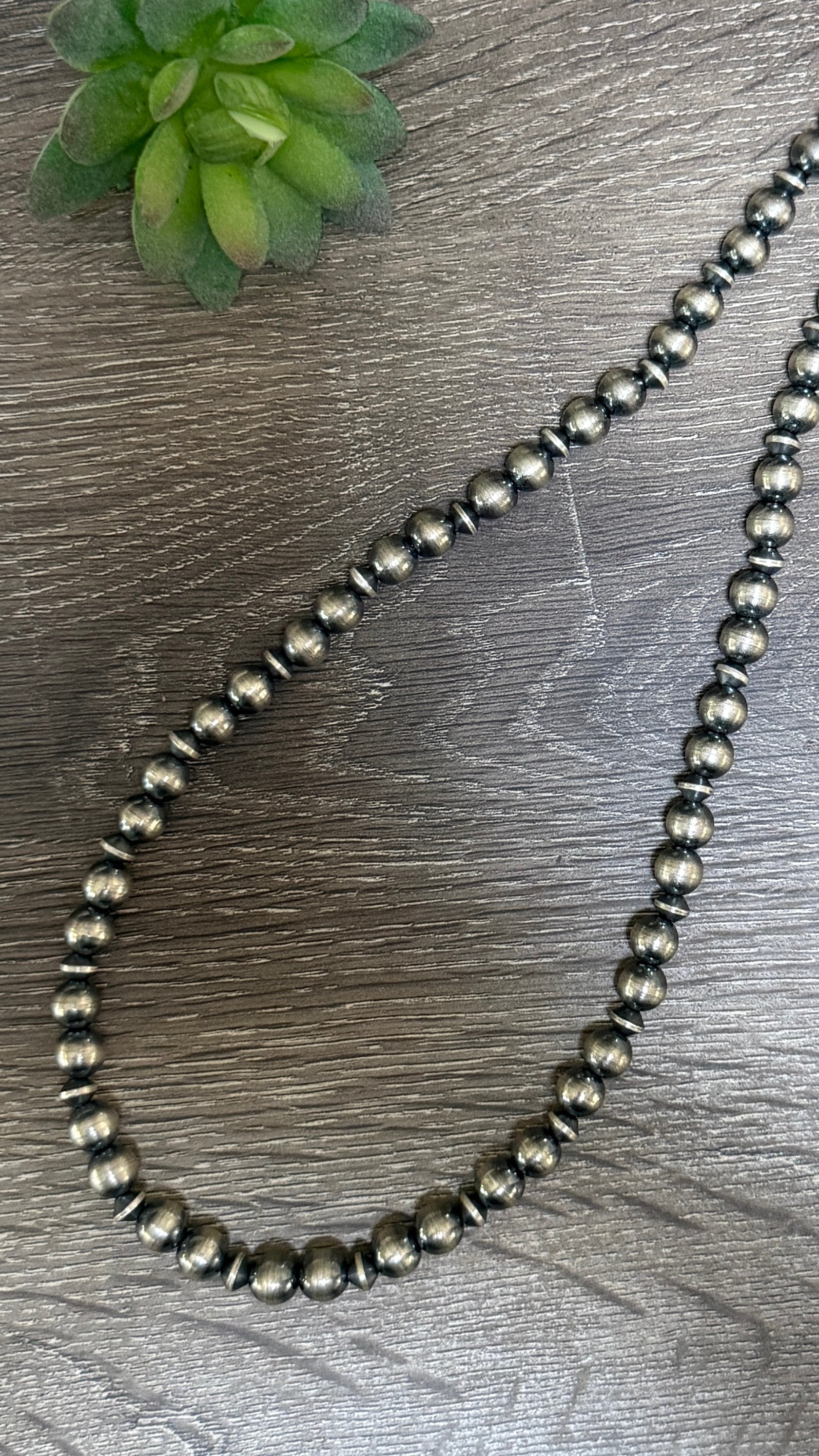 Chimney Butte saucer & pearl necklace 22.5"