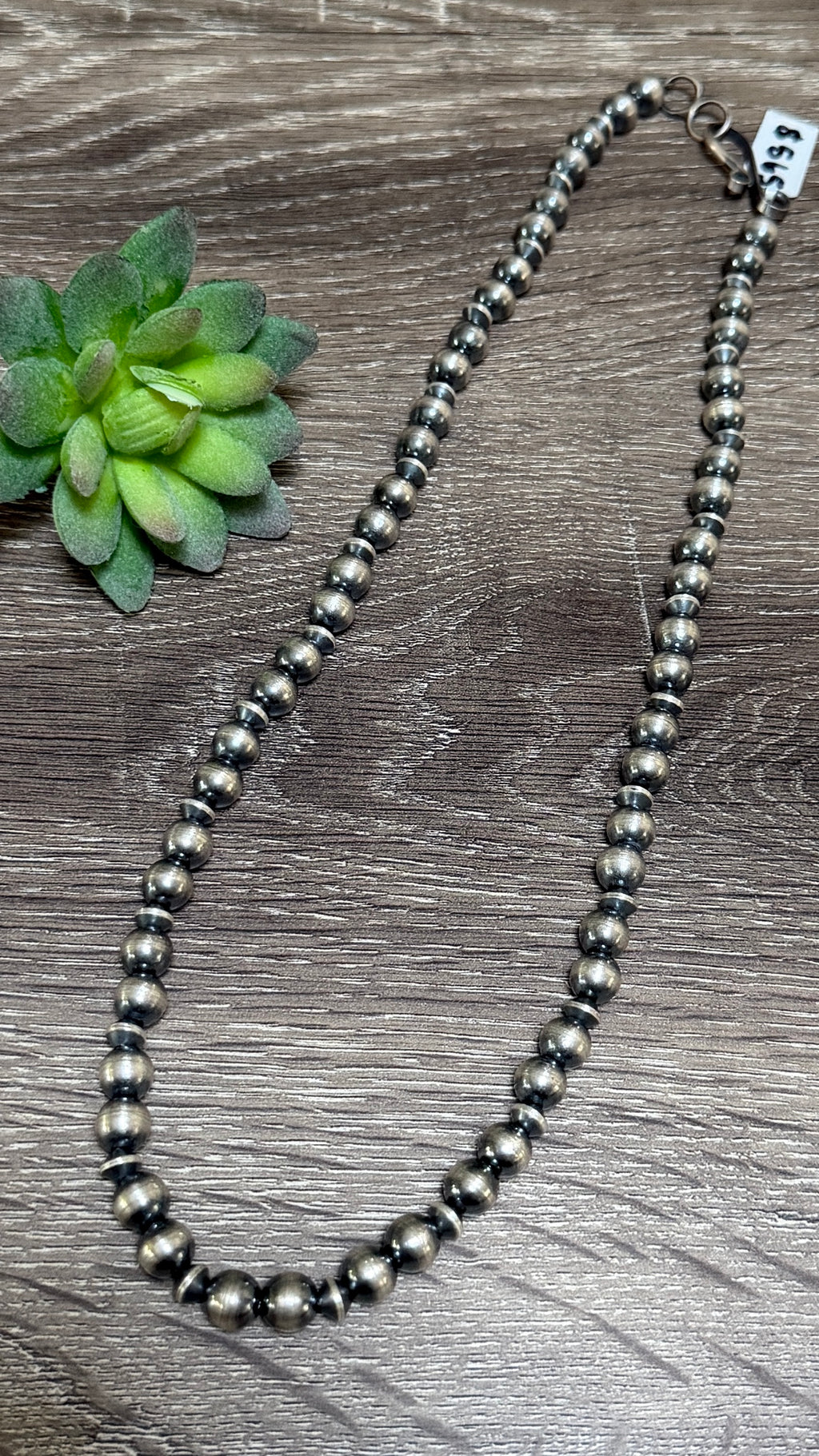 Chimney Butte saucer & pearl necklace 22.5"