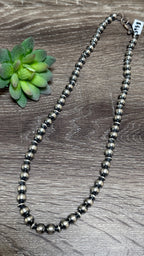 Chimney Butte saucer & pearl necklace 22.5"