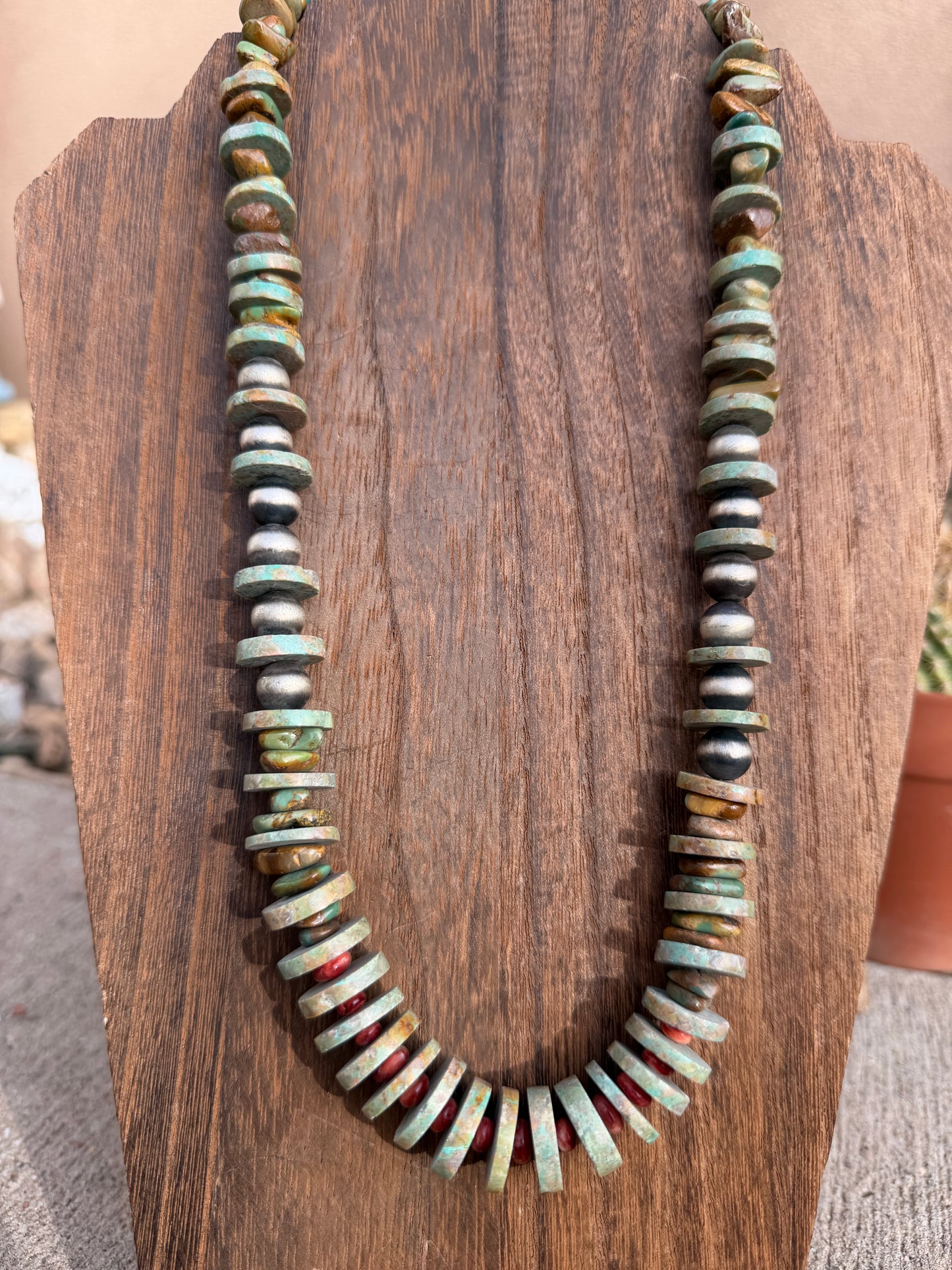 Chimney Butte Turquoise & pearls 24.5"