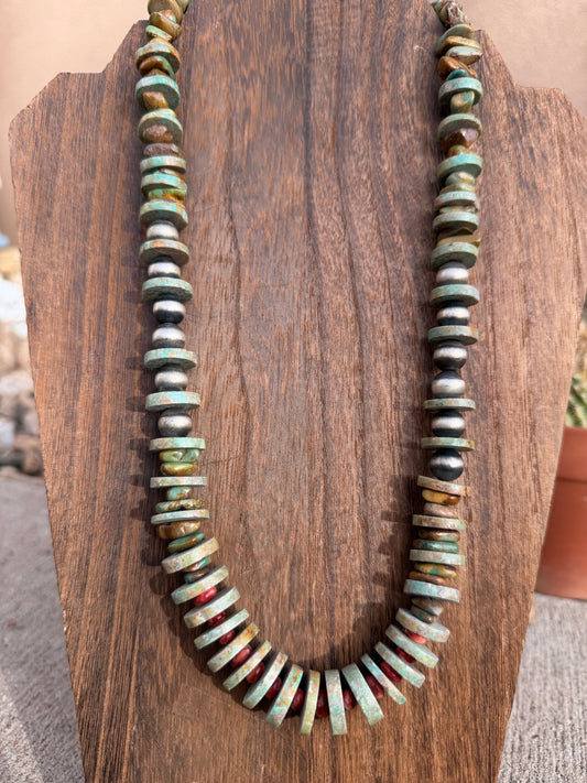 Chimney Butte Turquoise & pearls 24.5"
