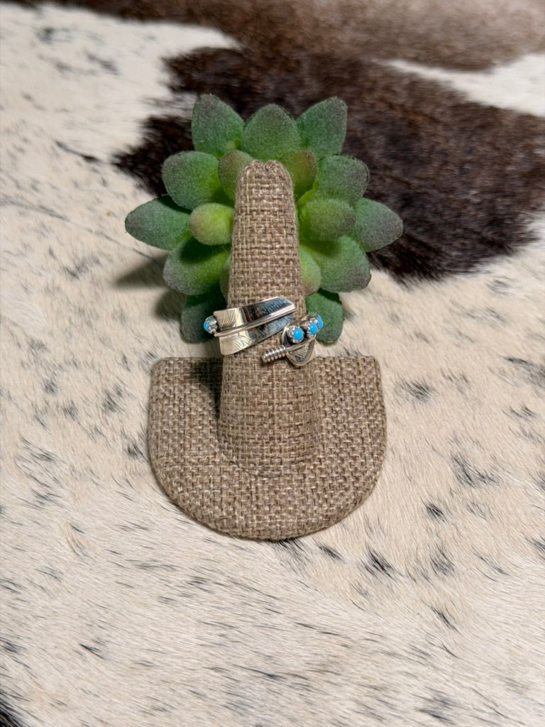Chester Charley Sleeping Beauty Feather Band Ring