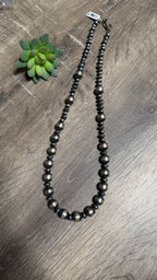 Chimney Butte 25.5" pearls & saucers