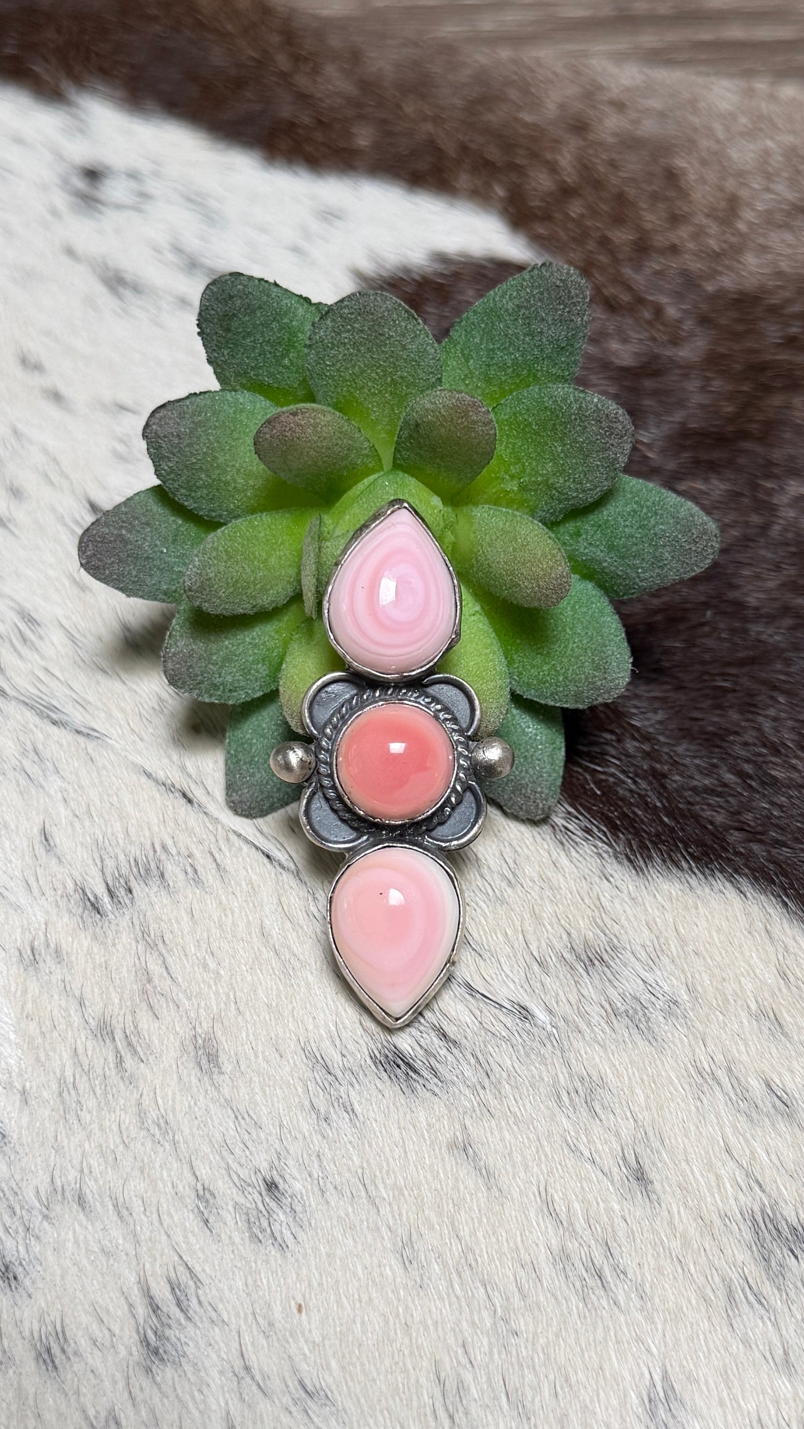 Philbert Nez Pink conch ring size 5