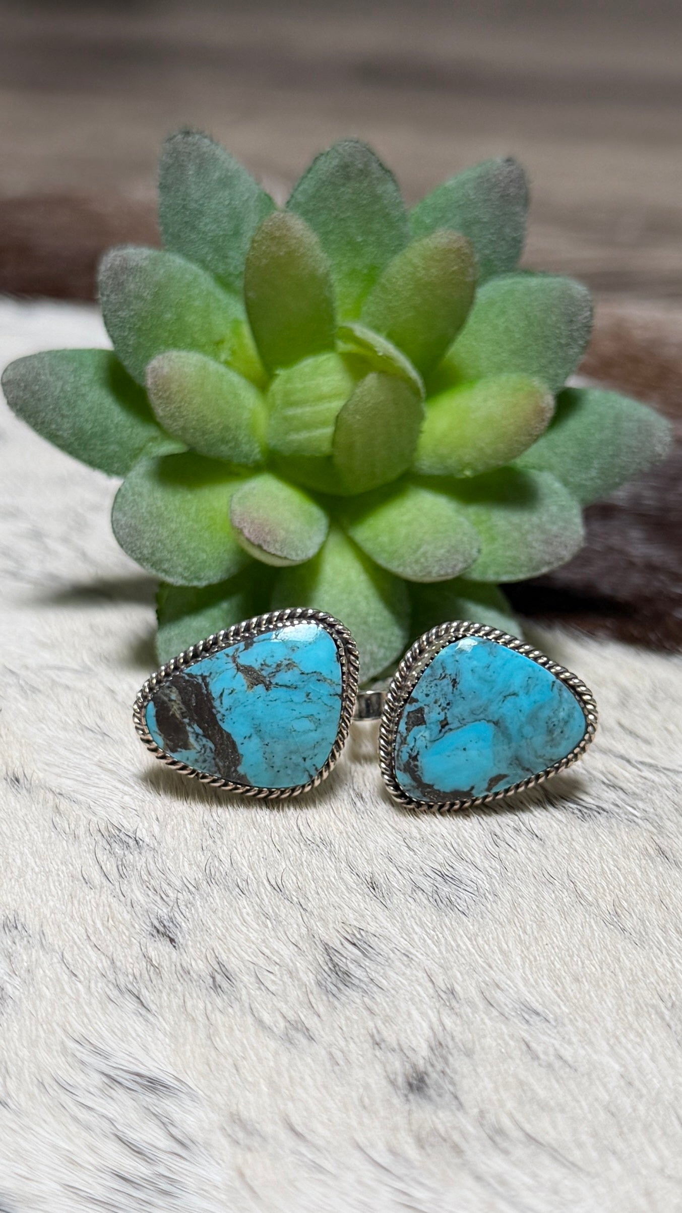 Bucky Belin double finger ring