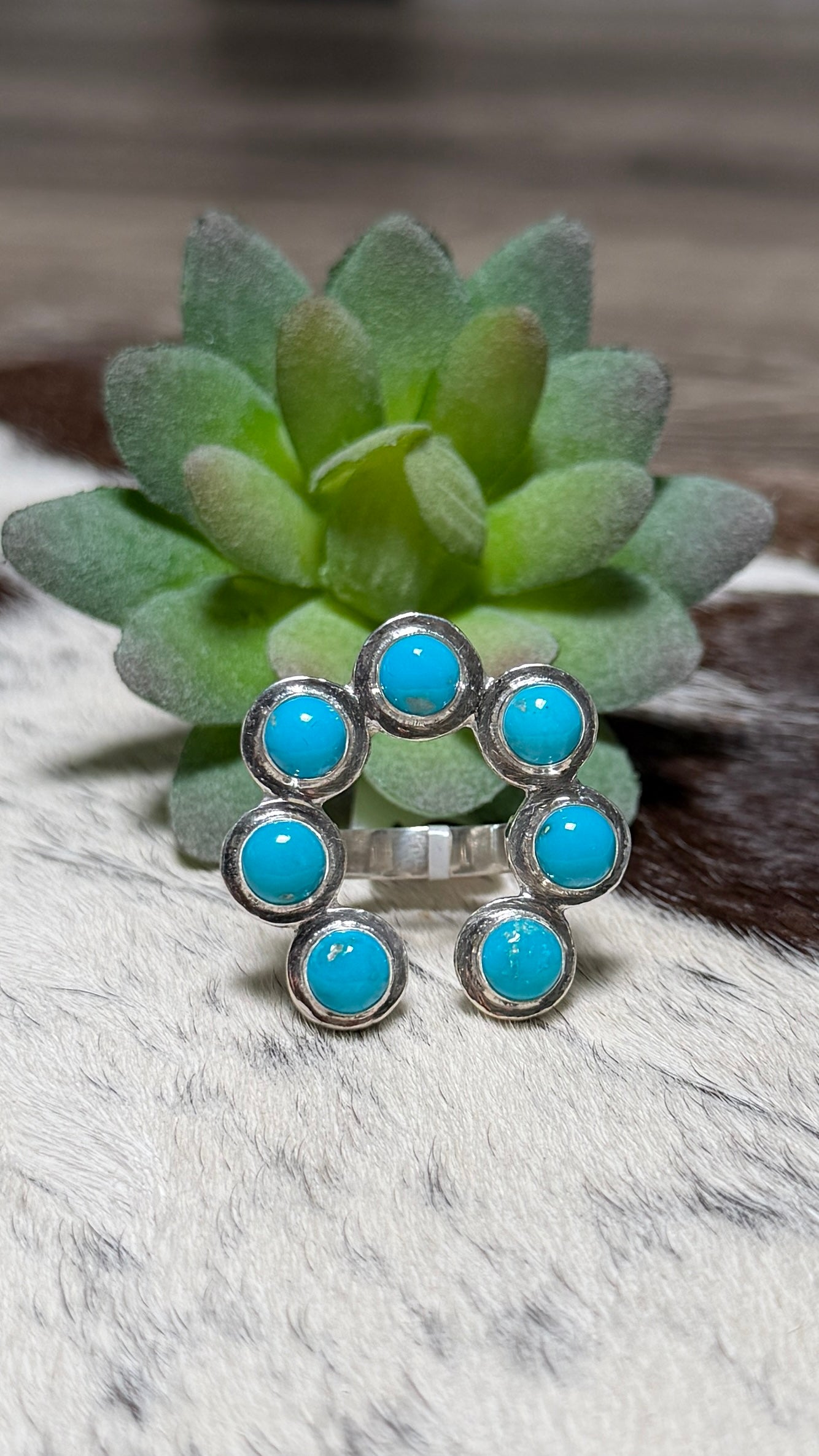 TQ Naja ring