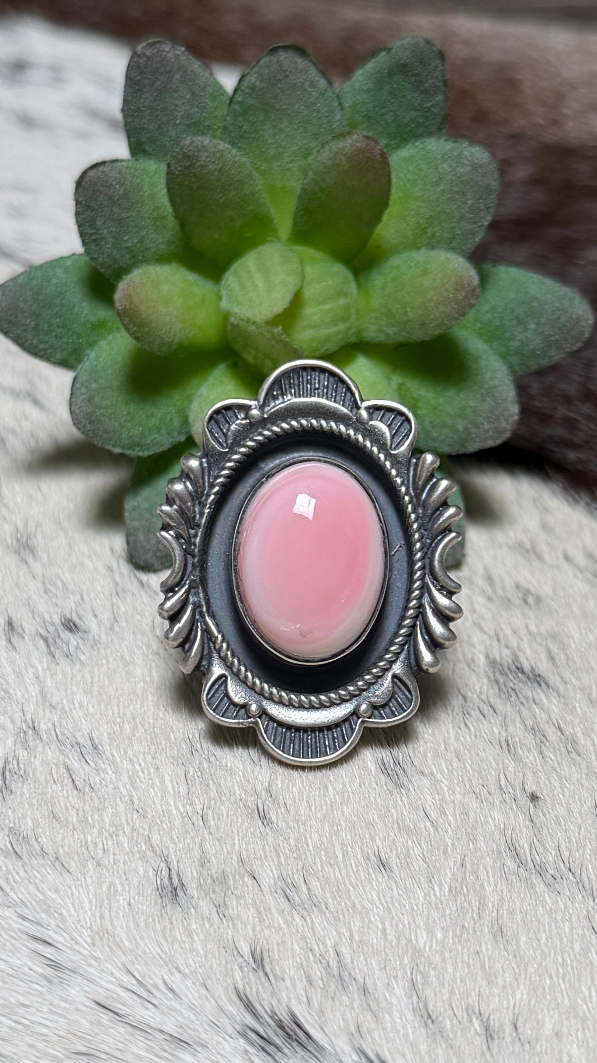 Chimney Butte pink conch ring size 6.5