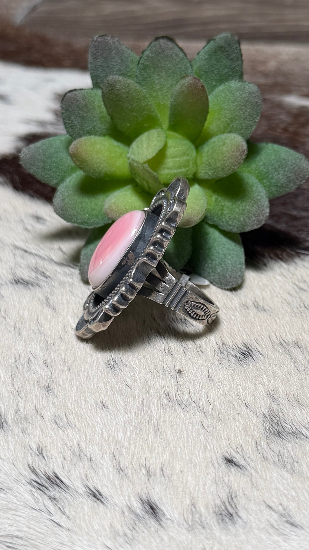 Chimney Butte pink conch ring size 6.5