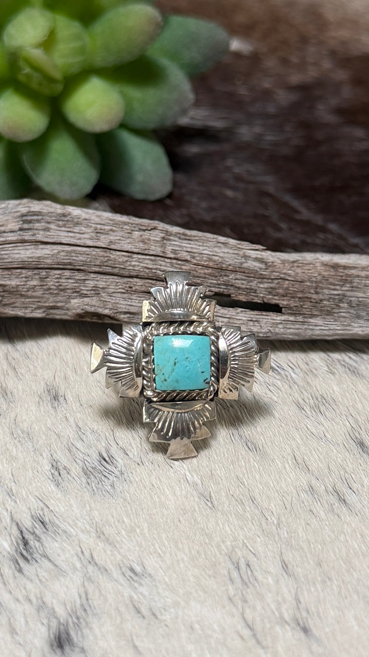 Dorothy Lee cross & TQ ring size 7.5