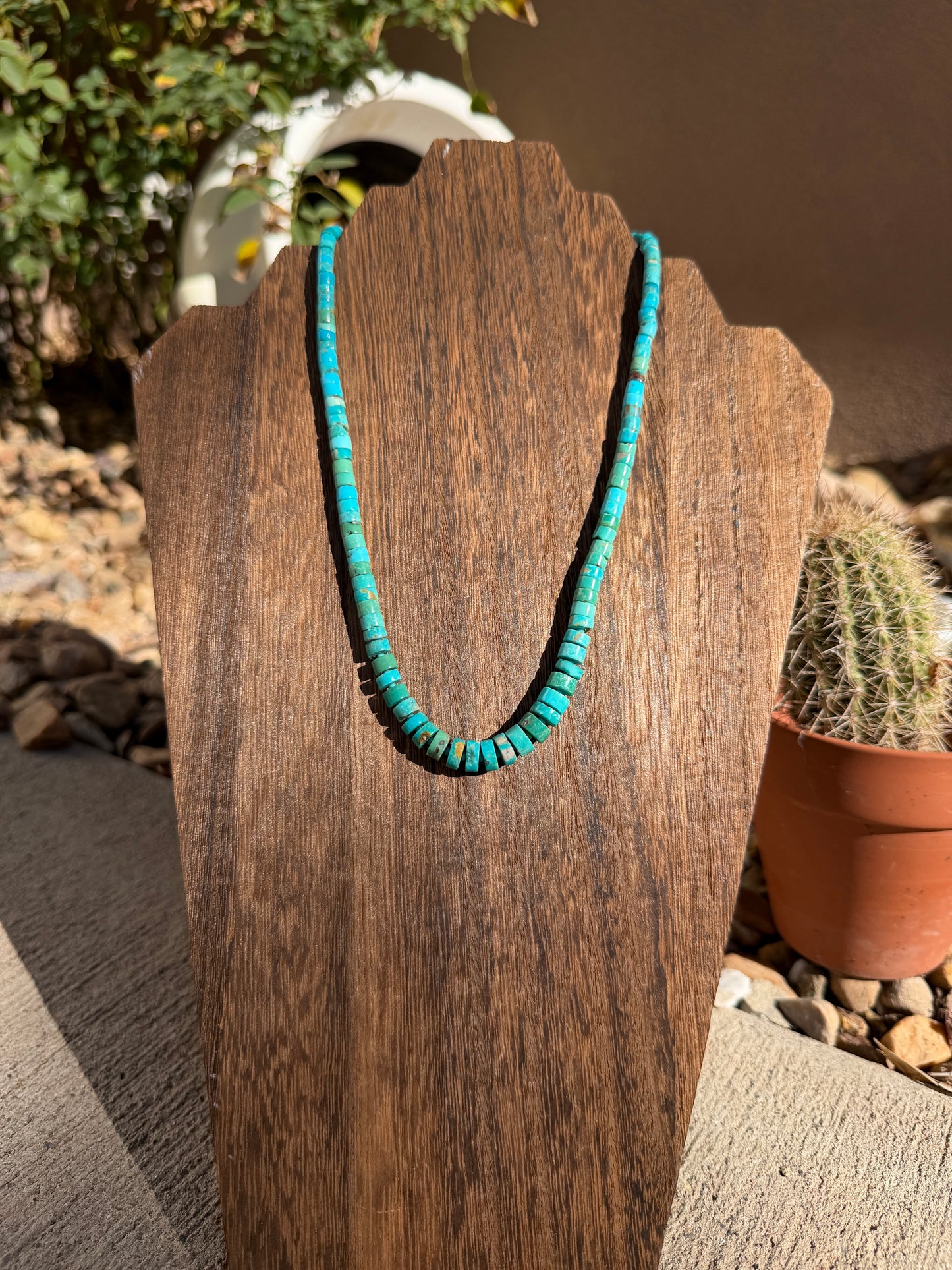 Graduated TQ necklace