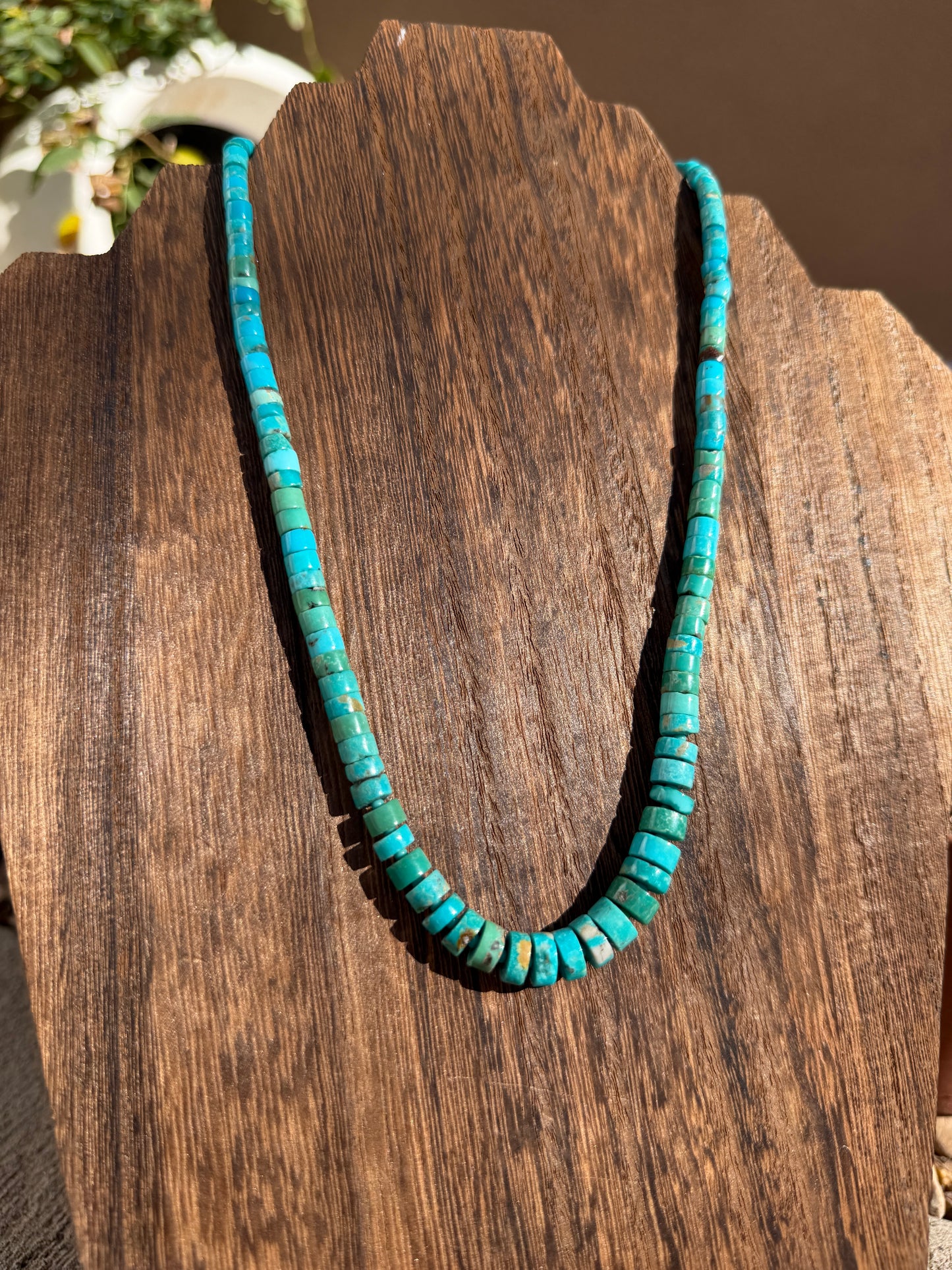 Graduated TQ necklace