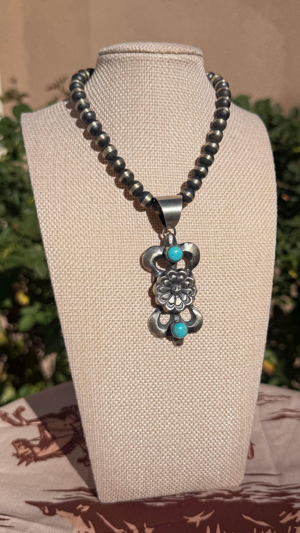 Chimney Butte Flower & Kingman pendant