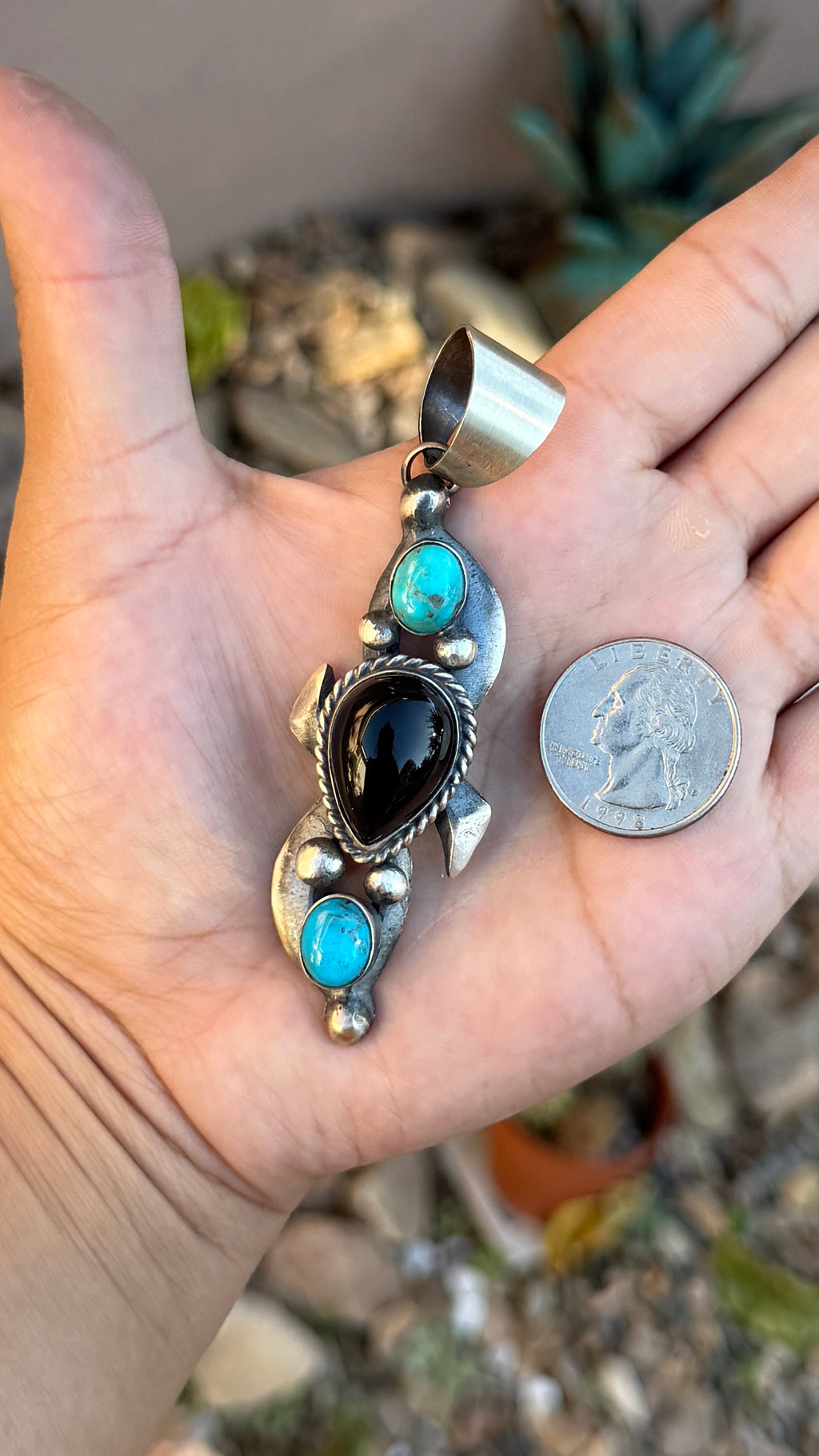 Chimney Butte Black Onyx & Kingman pendant