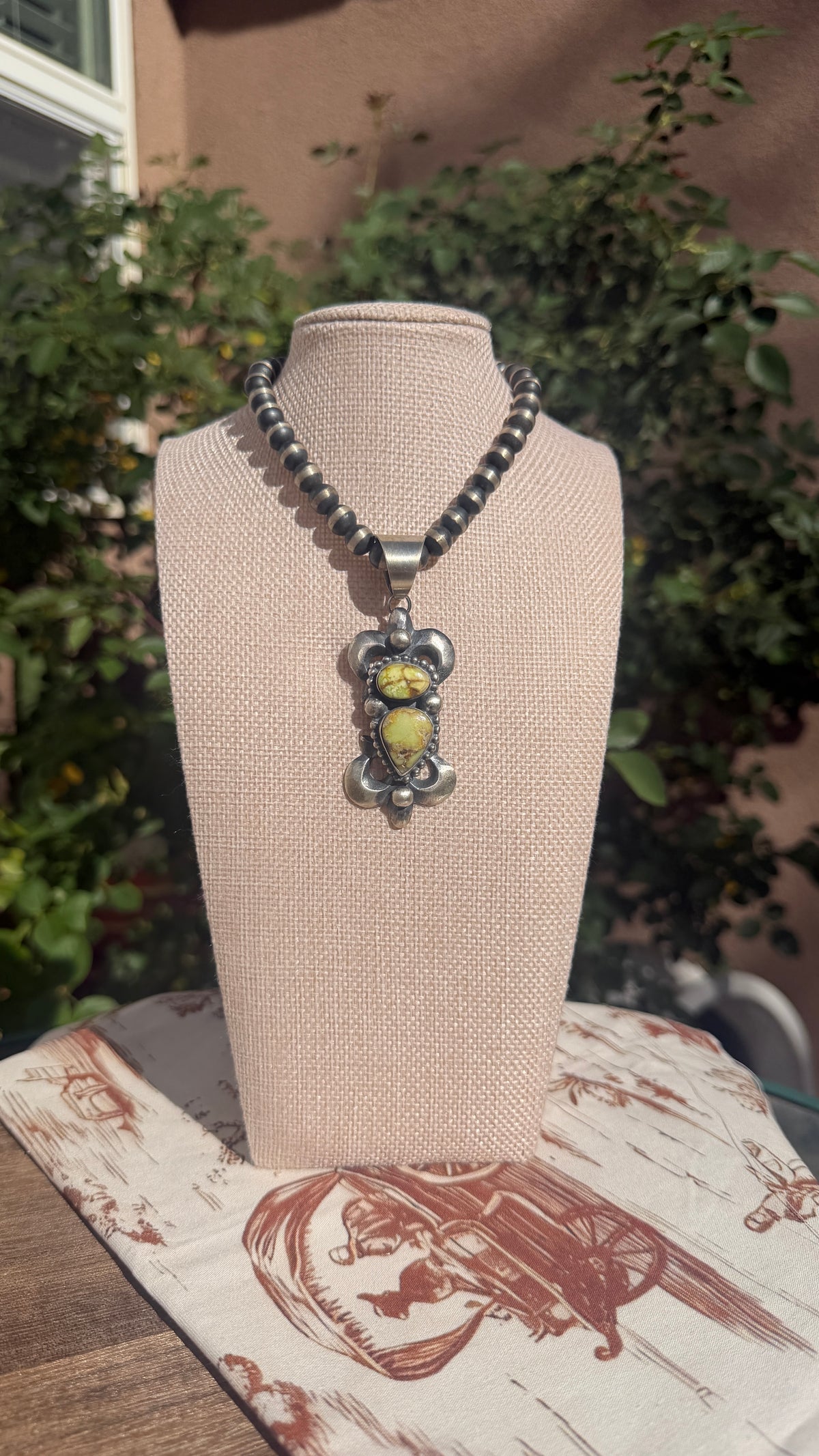 Chimney Butte Palomino pendant