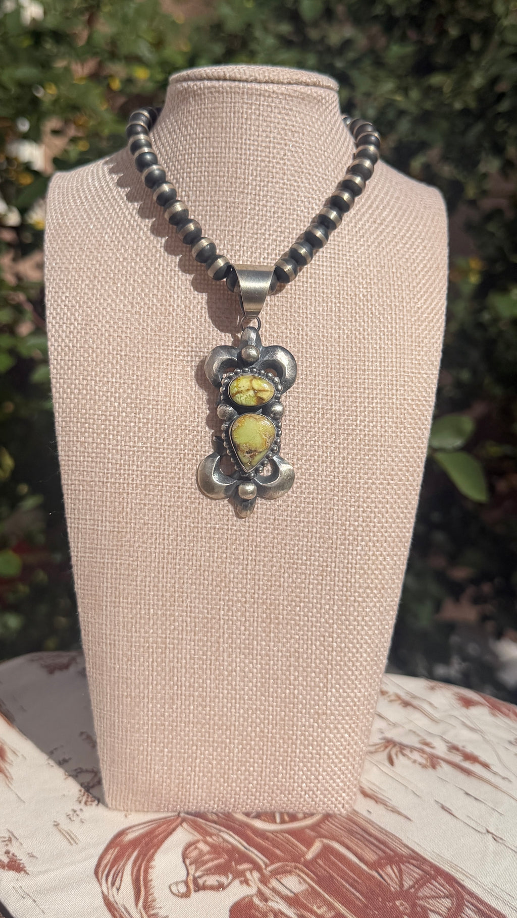 Chimney Butte Palomino pendant