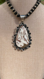 Medru Wildhorse pendant