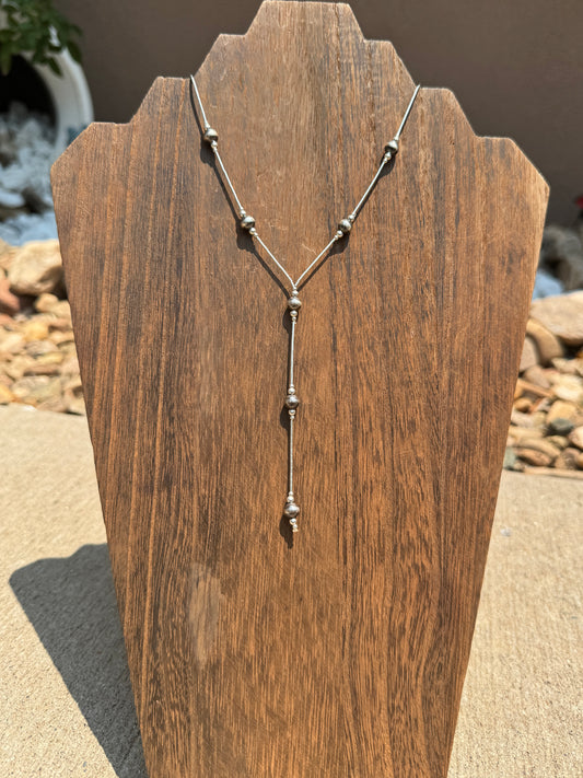 Silver pearl lariat