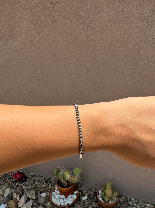 Silver pearl bracelet