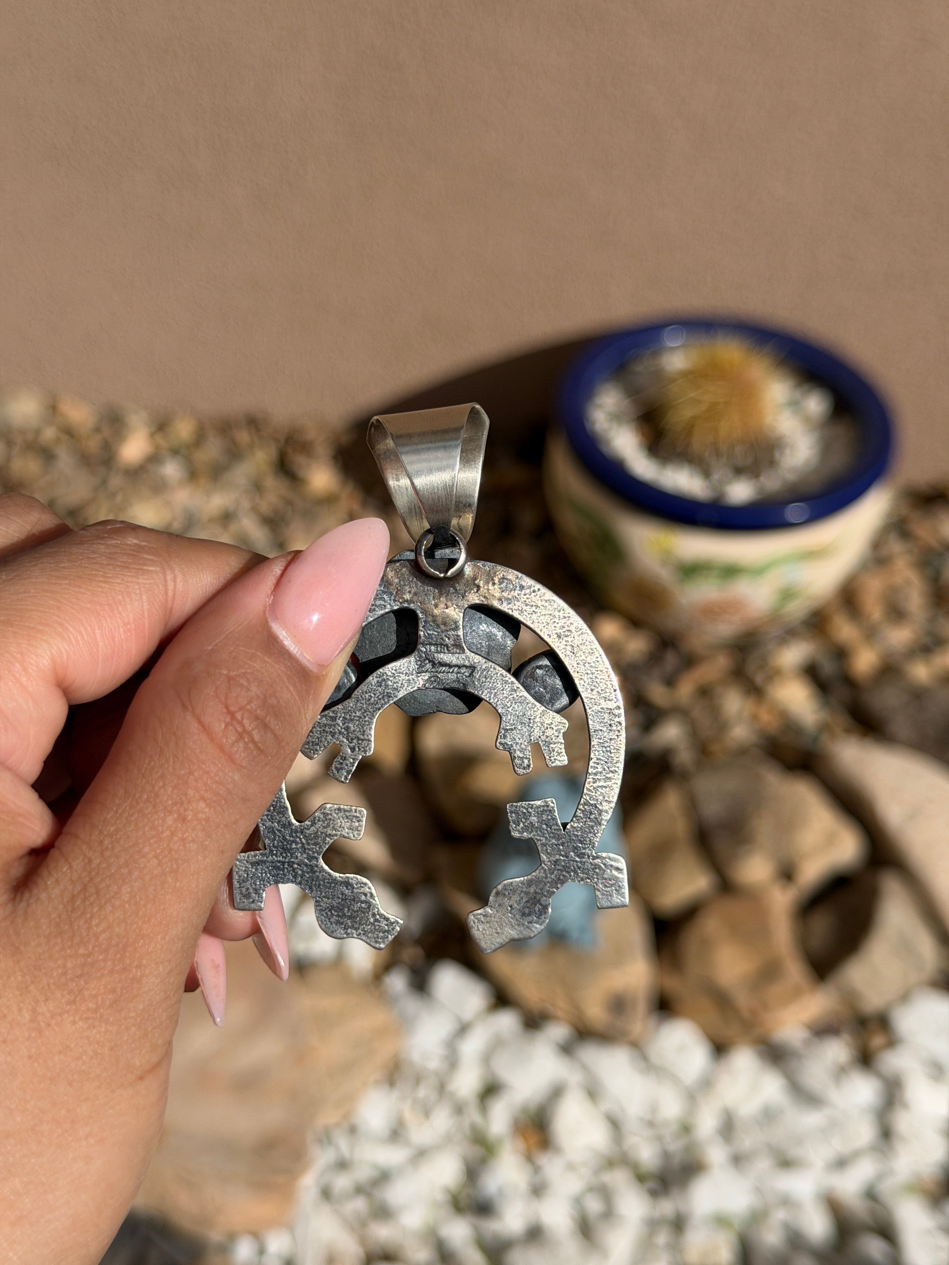 Chimney Butte Pink Conch naja pendant