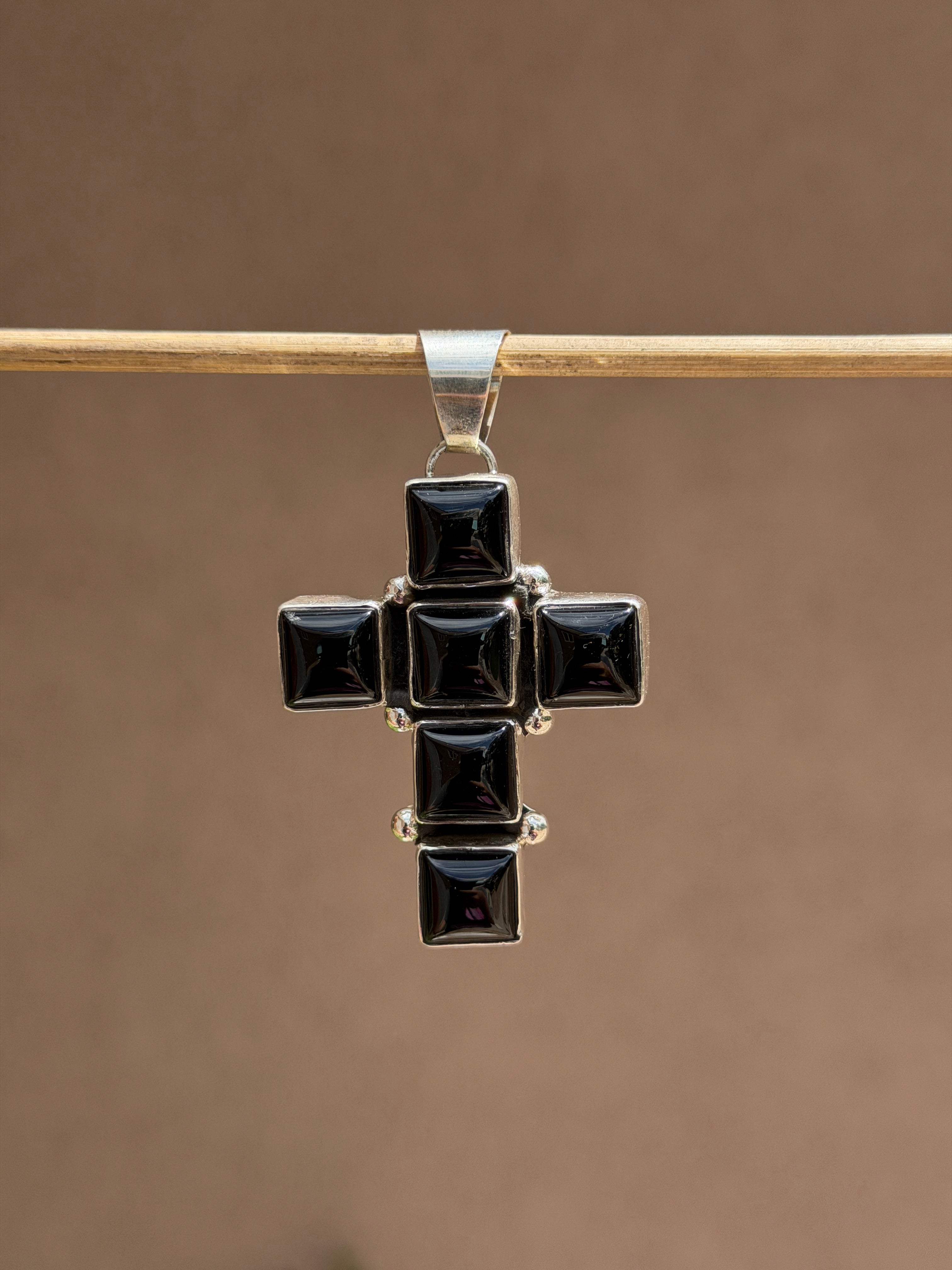 Delgarito Black Onyx tile cross