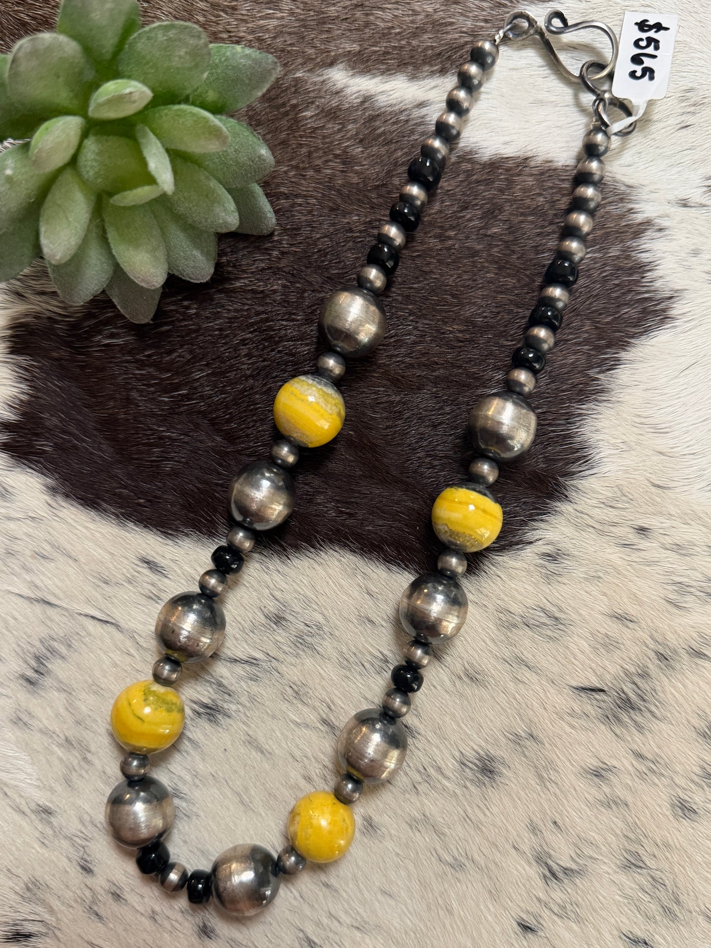 Chimney Butte pearls & Bumble Bee
