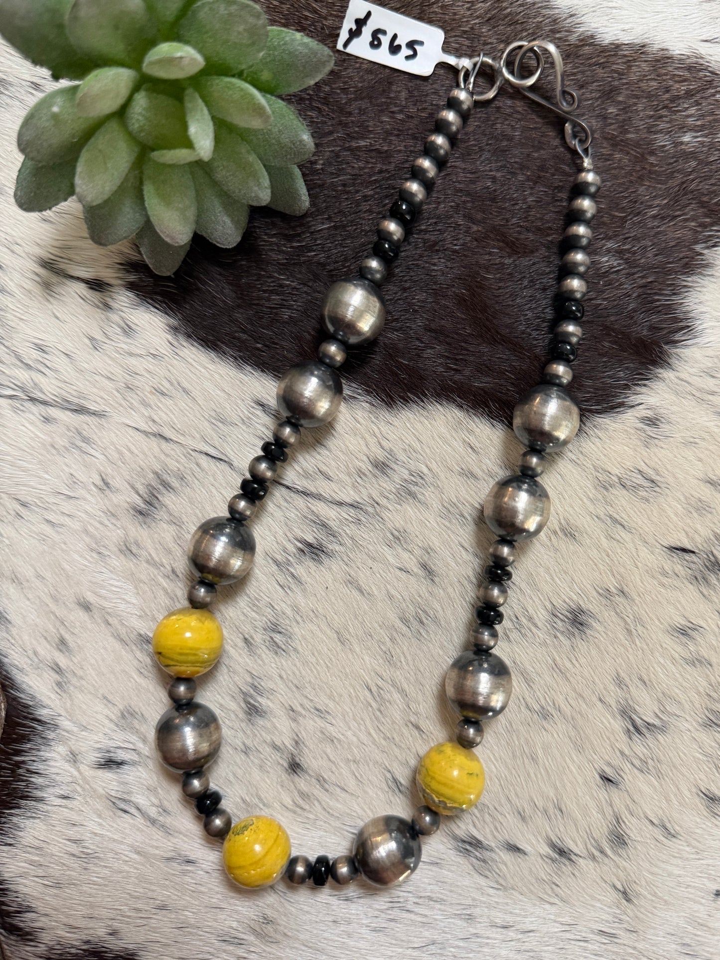 Chimney Butte pearls & Bumble Bee
