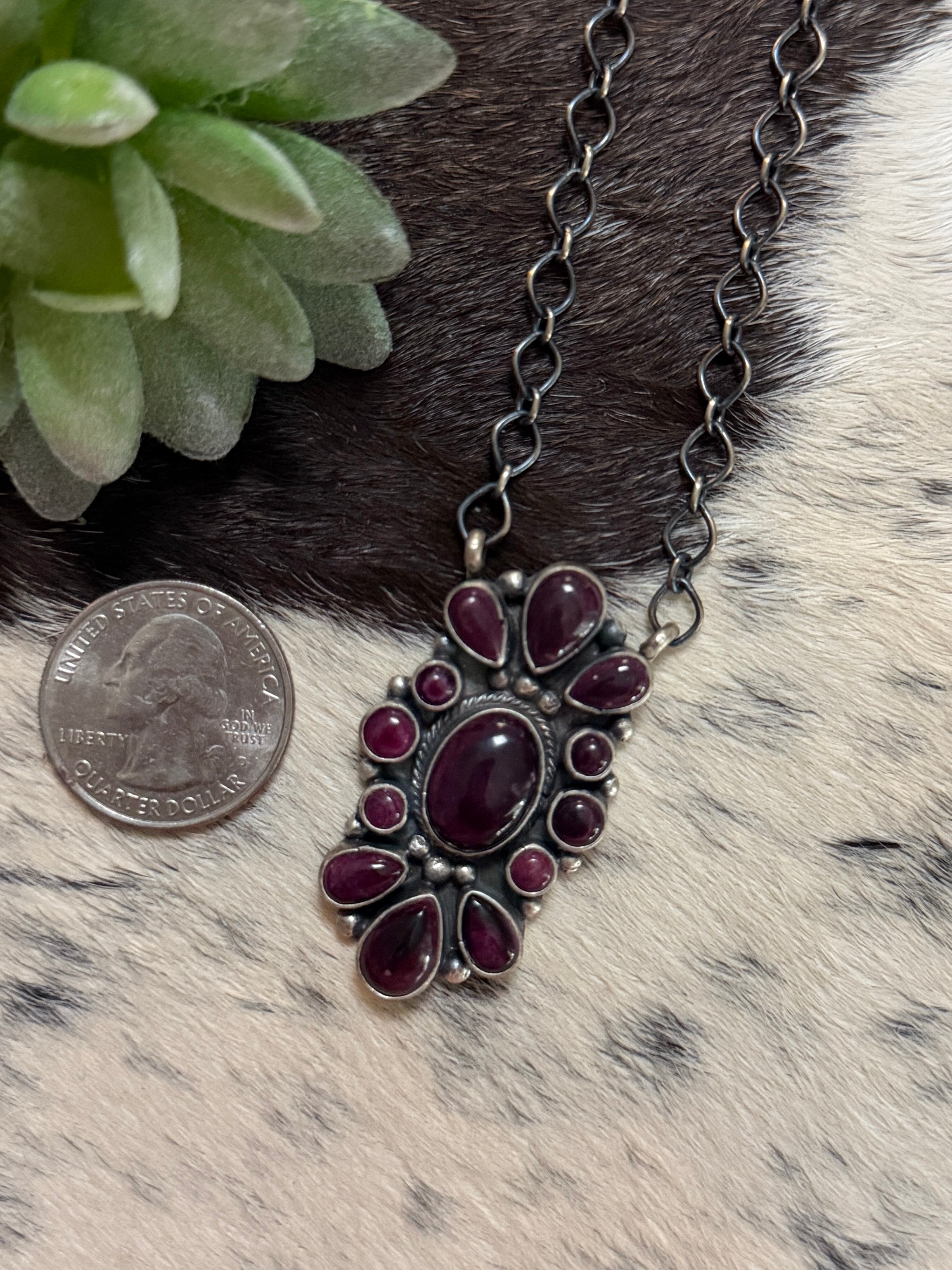 Sheila Purple spiny cluster necklace