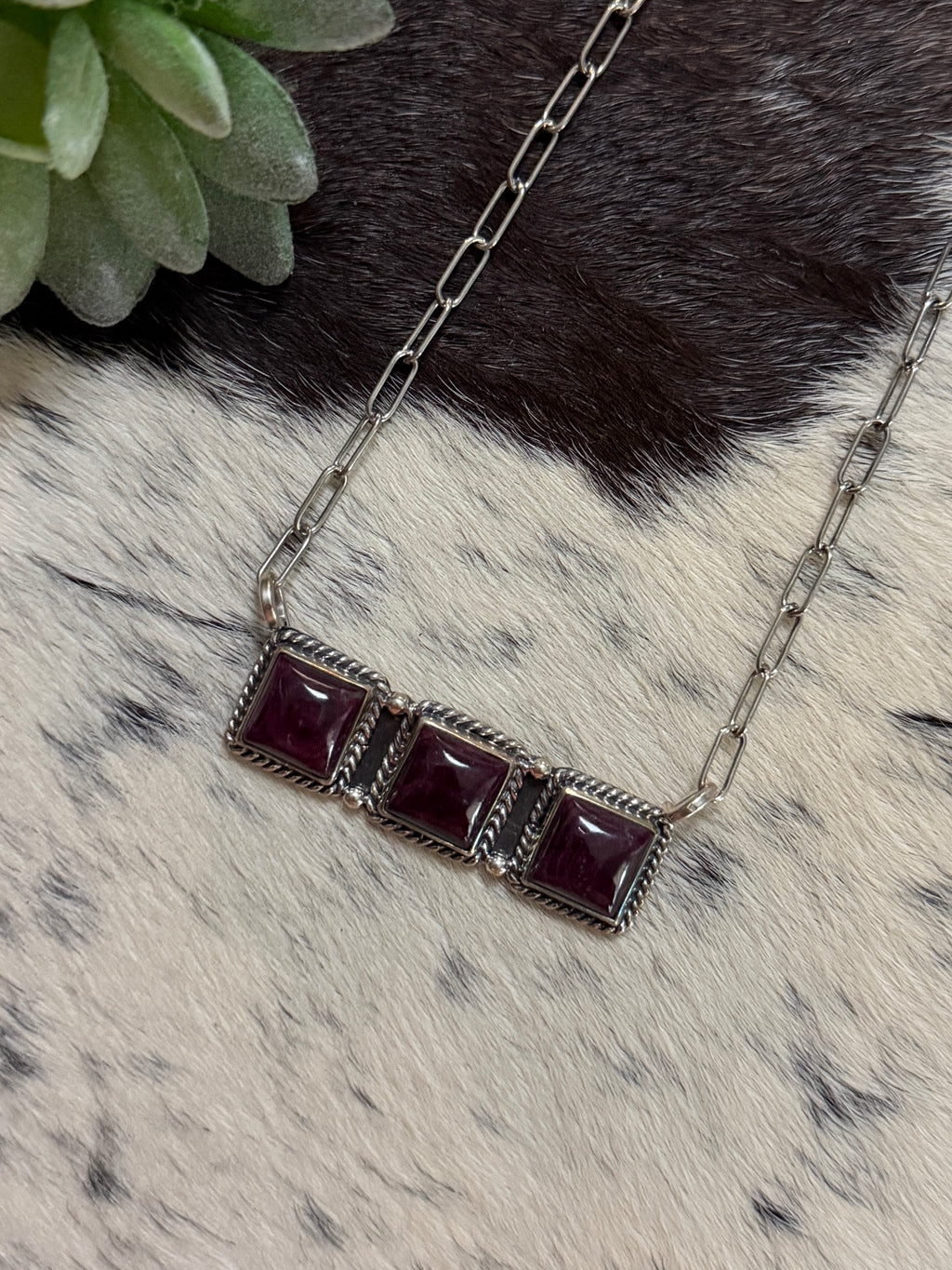 Purple Spiny 3 stone bar necklace