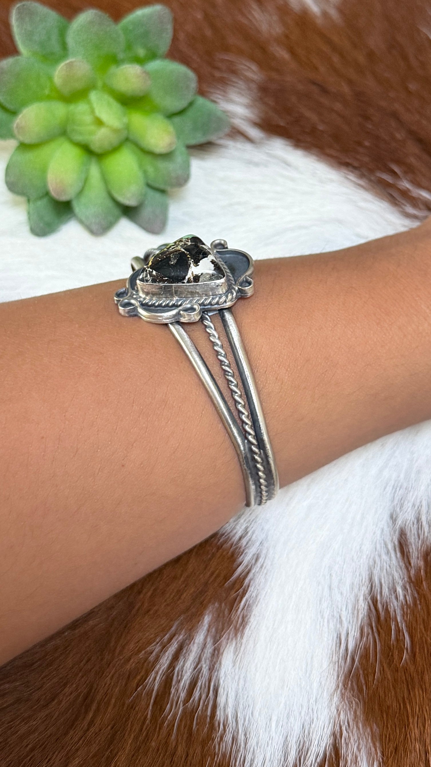 Thompson Piaso Black Jack cuff