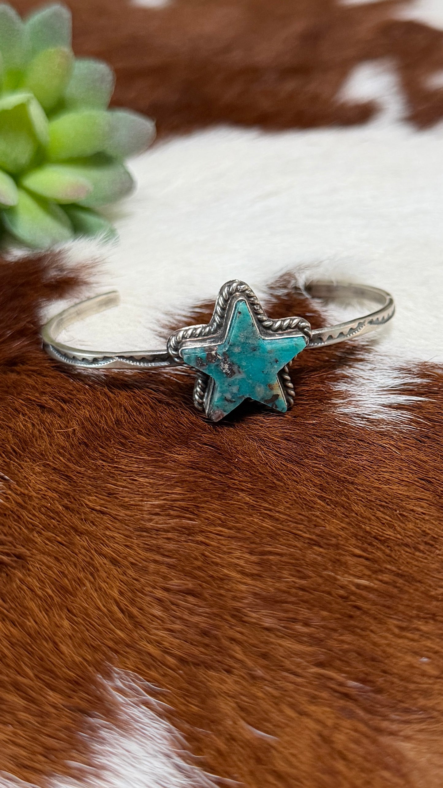 Donovan Skeet Turquoise star cuff