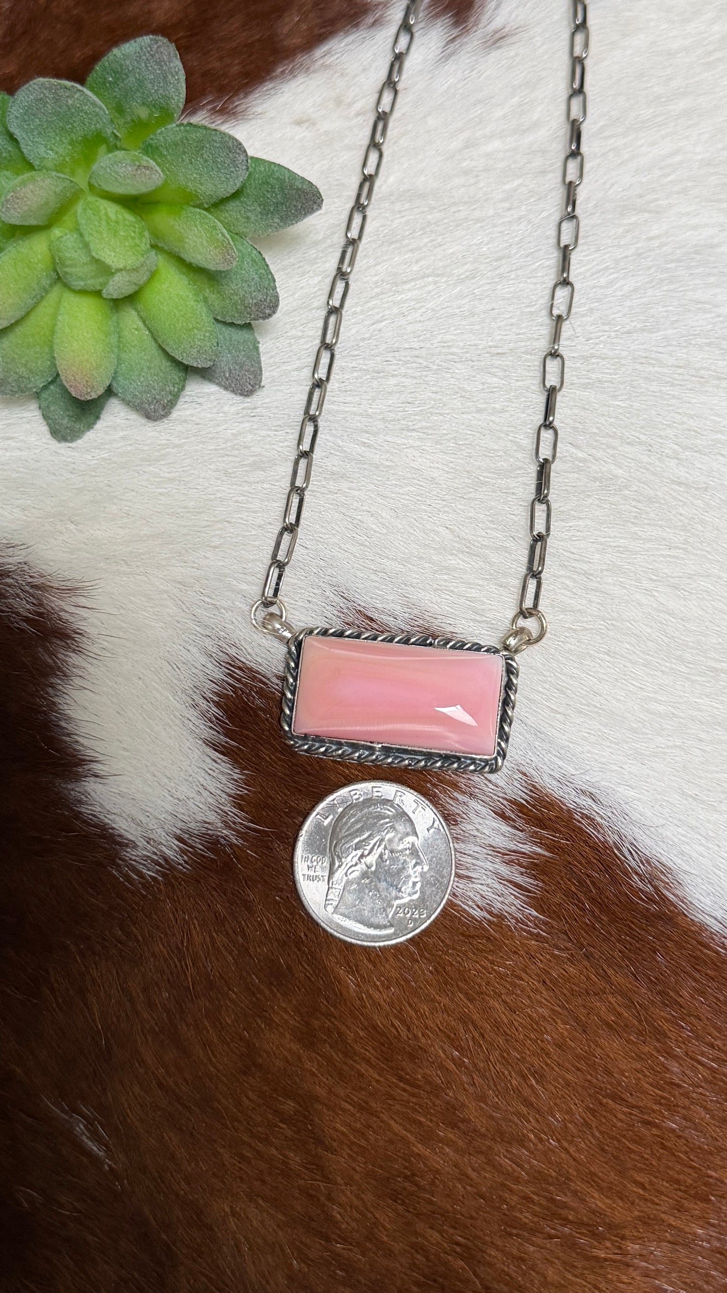 Ned Nez pink conch bar necklace